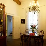 M Club De Luxe Bed & Breakfast 4*