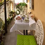 Bed & Breakfast M Club De Luxe