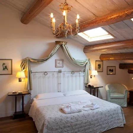 Bed & Breakfast M Club De Luxe 4*