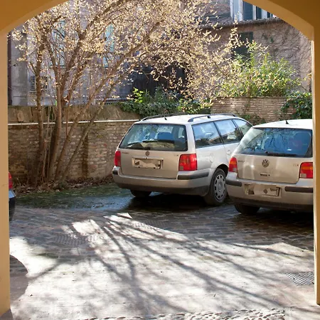 M Club De Luxe رافيننا