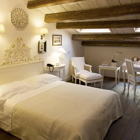 فندق مبيت وإفطار M Club De Luxe 4*