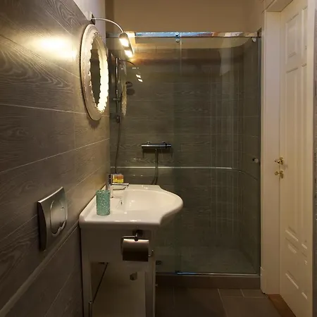 Bed & Breakfast M Club De Luxe 2*