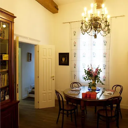 M Club De Luxe Bed & Breakfast 4*