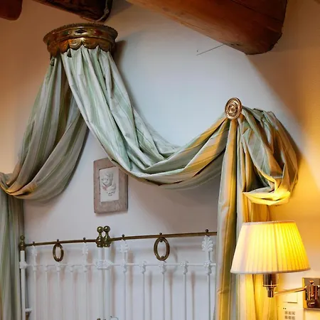 M Club De Luxe 4* رافيننا