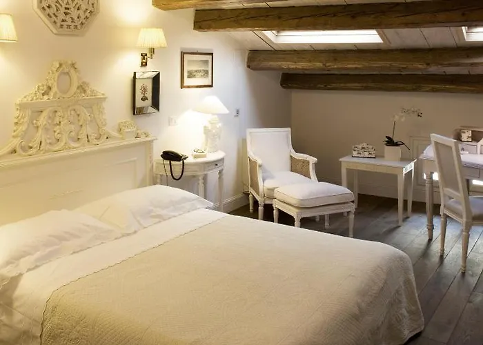 Panzió M Club De Luxe 4*