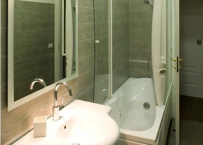 M Club De Luxe Panzió Ravenna