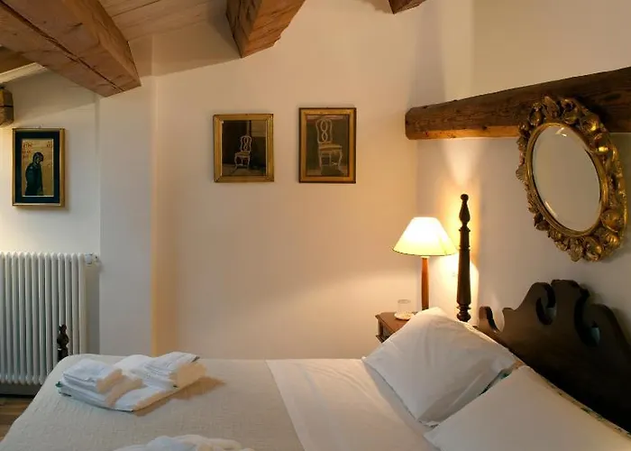 M Club De Luxe ראבנה