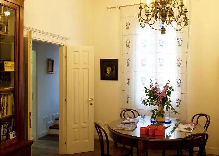 M Club De Luxe לינה וארוחת בוקר 4*